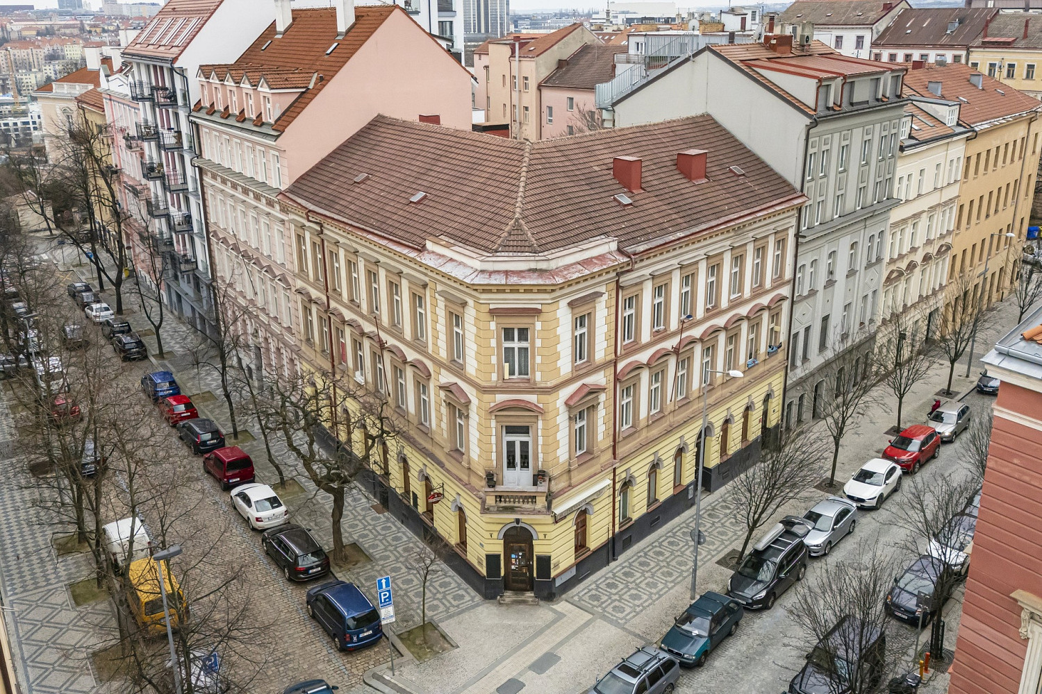 Pronájem obchodních prostor 331 m²