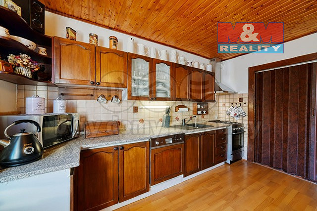 Prodej domu 270 m² s pozemkem 439 m² — photo 2