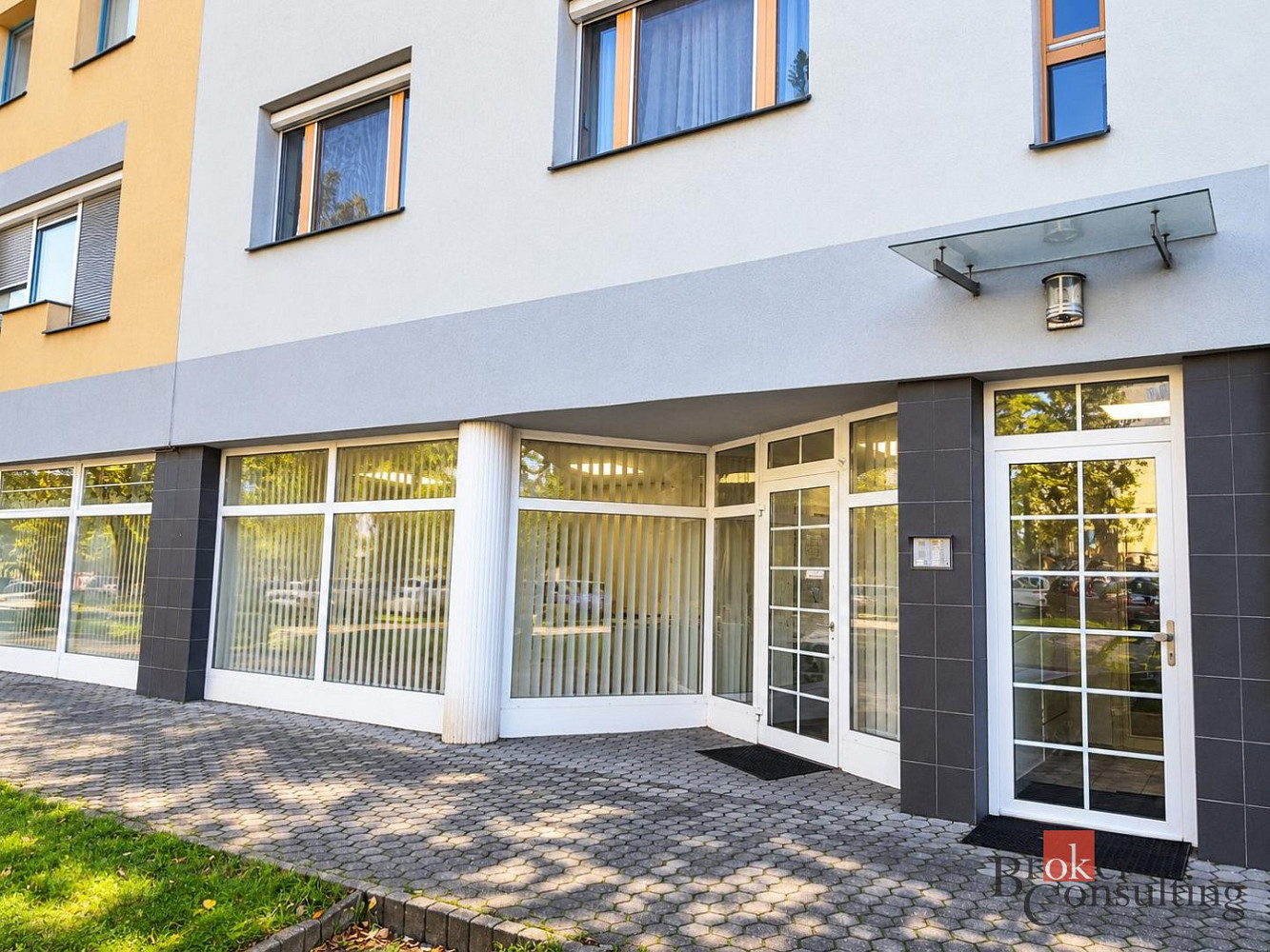 Pronájem obchodních prostor 92 m²