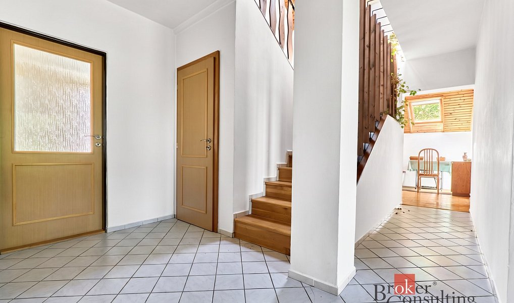 Prodej domu 335 m² s pozemkem 980 m², Skalná – náhled fotky 10