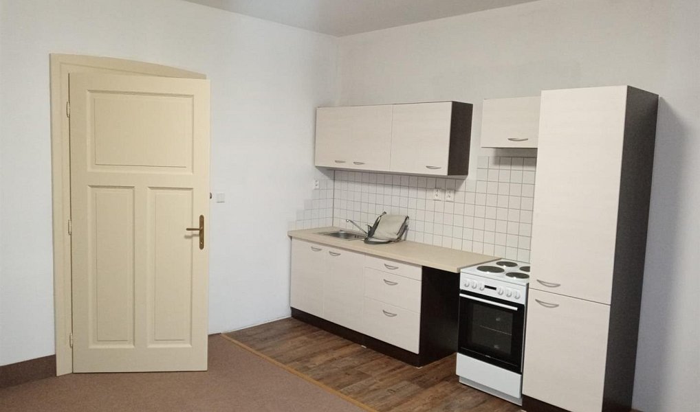 Pronájem bytu 2+kk 48 m², Mlečice – náhled fotky 2