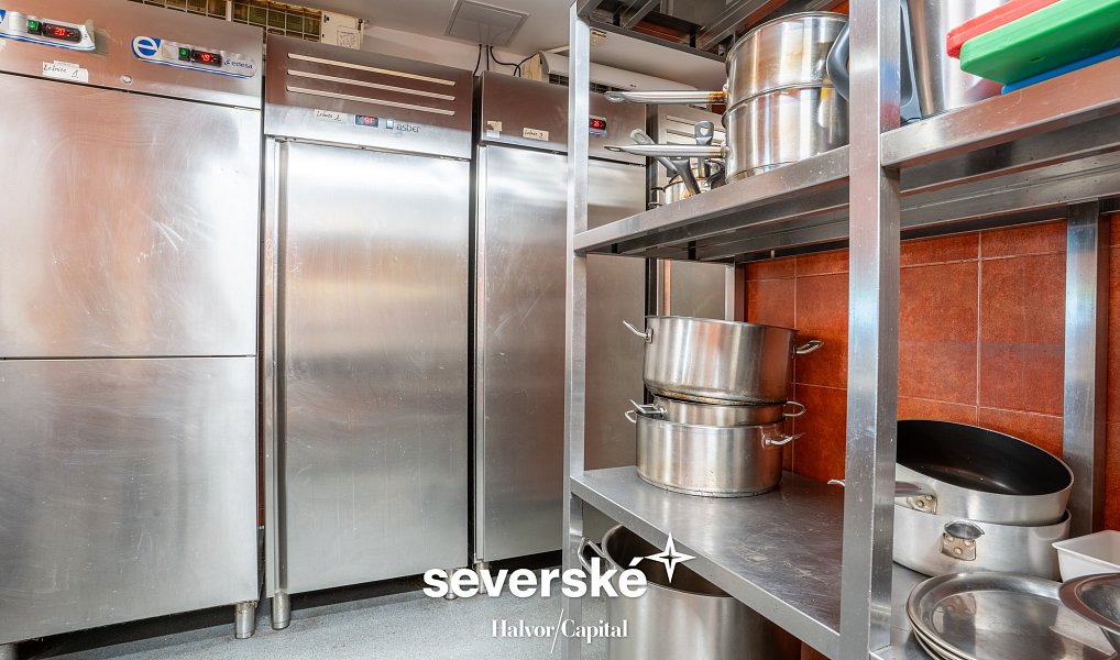 Prodej restaurace 290 m², Doksy – náhled fotky 16