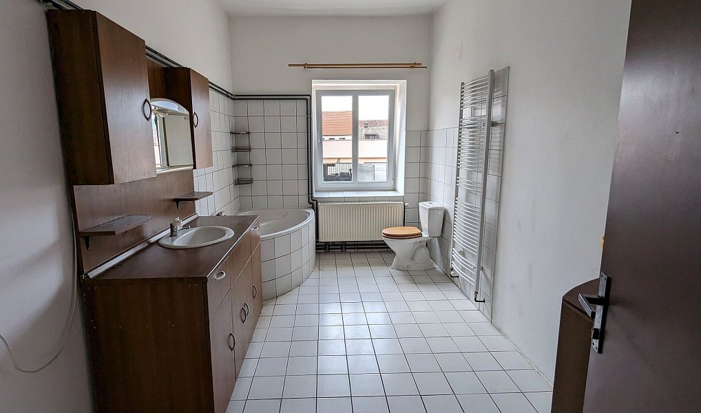 Prodej výrobních prostor 900 m², Kravaře – náhled fotky 12
