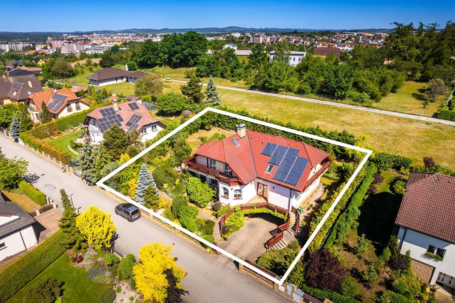 Prodej domu 340 m² s pozemkem 1 147 m² – fotografie 3