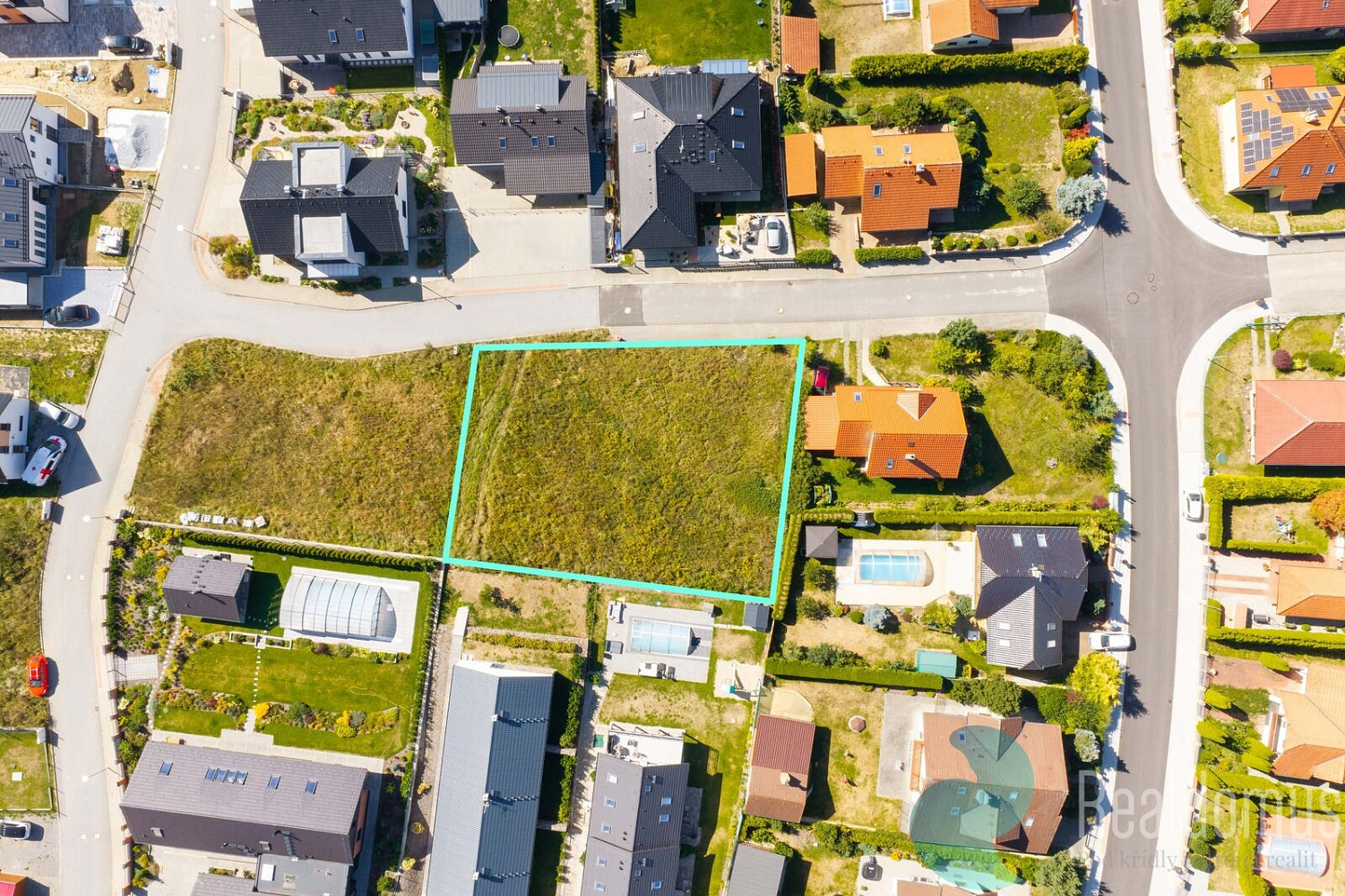 Prodej stavebního pozemku 1 045 m² – fotografie 3