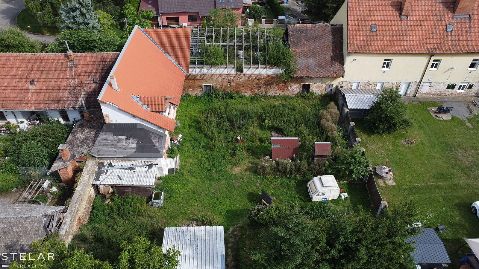 Prodej domu 260 m² s pozemkem 1 419 m² - View 2