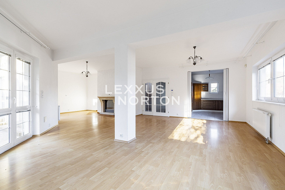 Pronájem domu 251 m² s pozemkem 858 m² — photo 3