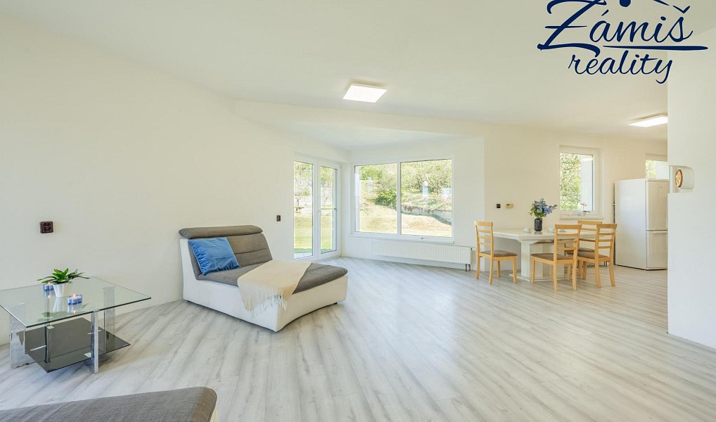 Prodej domu 278 m² s pozemkem 1 322 m², Nespeky – náhled fotky 8