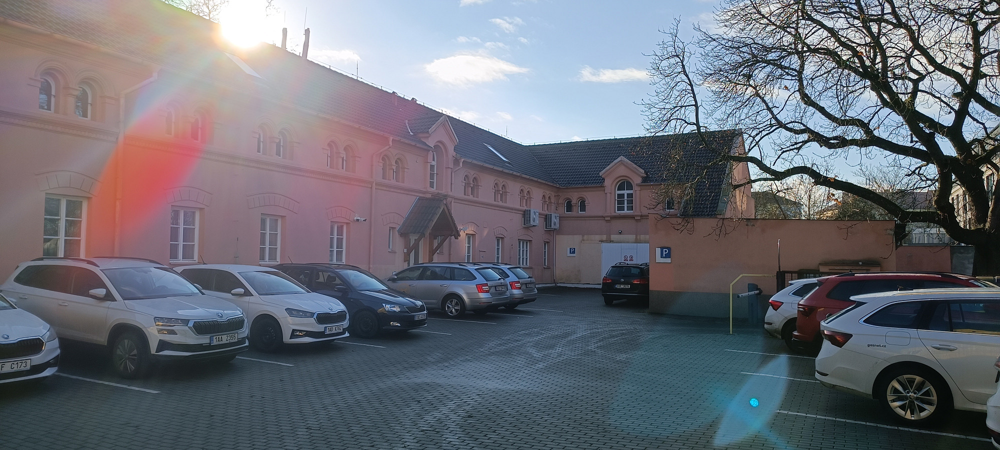 Pronájem kanceláře 1 500 m² – fotografie 2