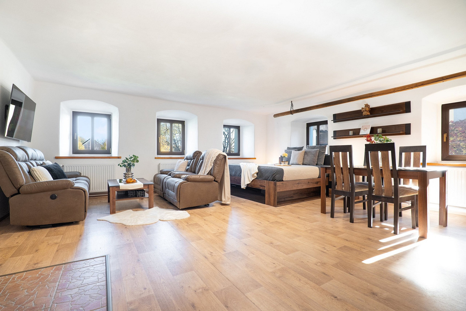 Prodej domu 180 m² s pozemkem 559 m² — photo 2