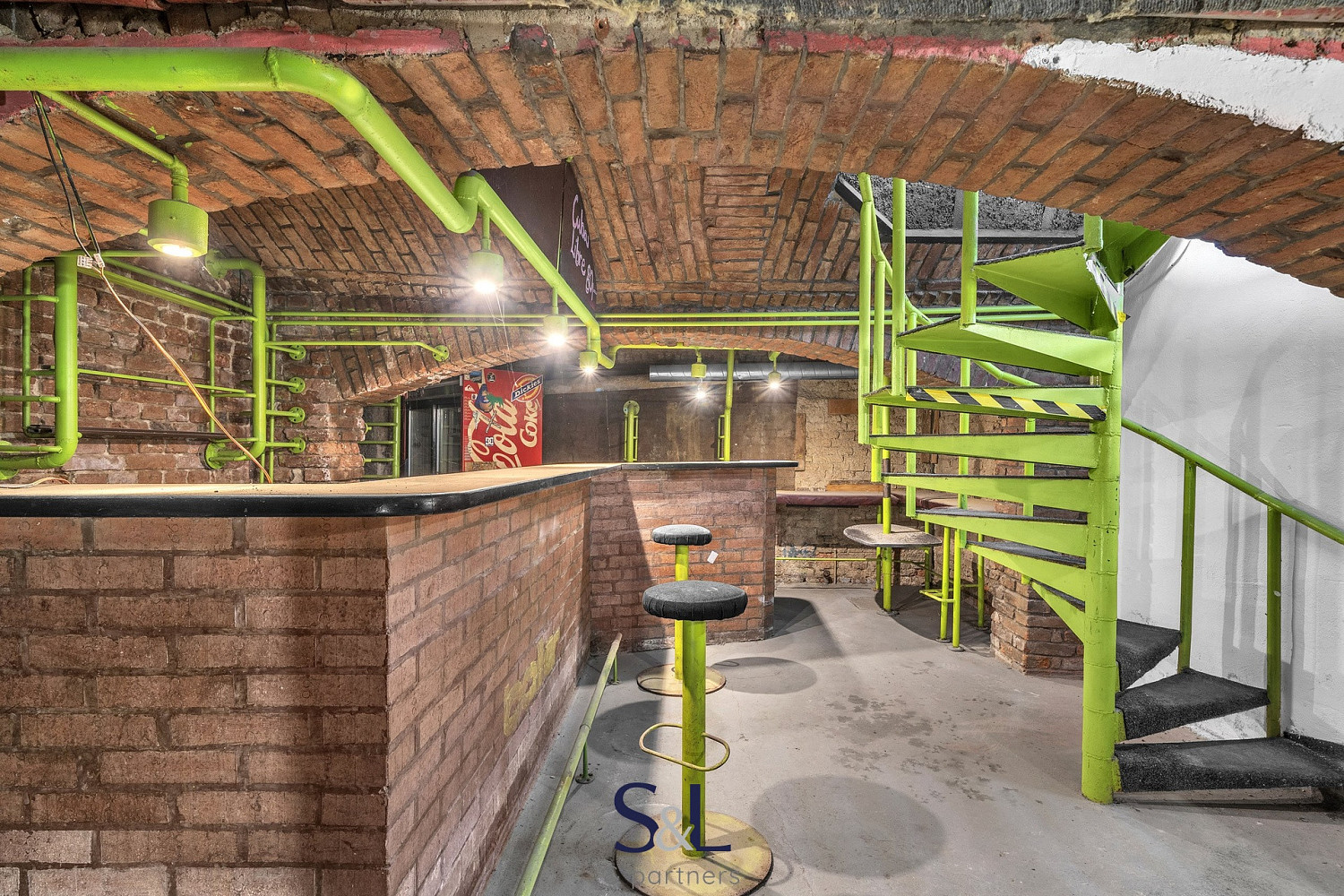 Prodej obchodních prostor 222 m² – fotografie 2