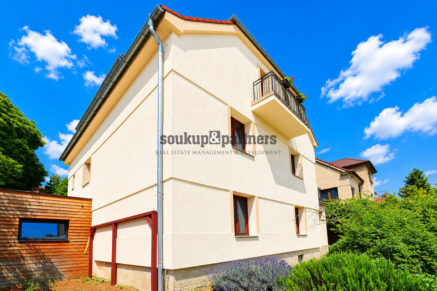 Prodej domu 352 m² s pozemkem 421 m² – fotografie 3