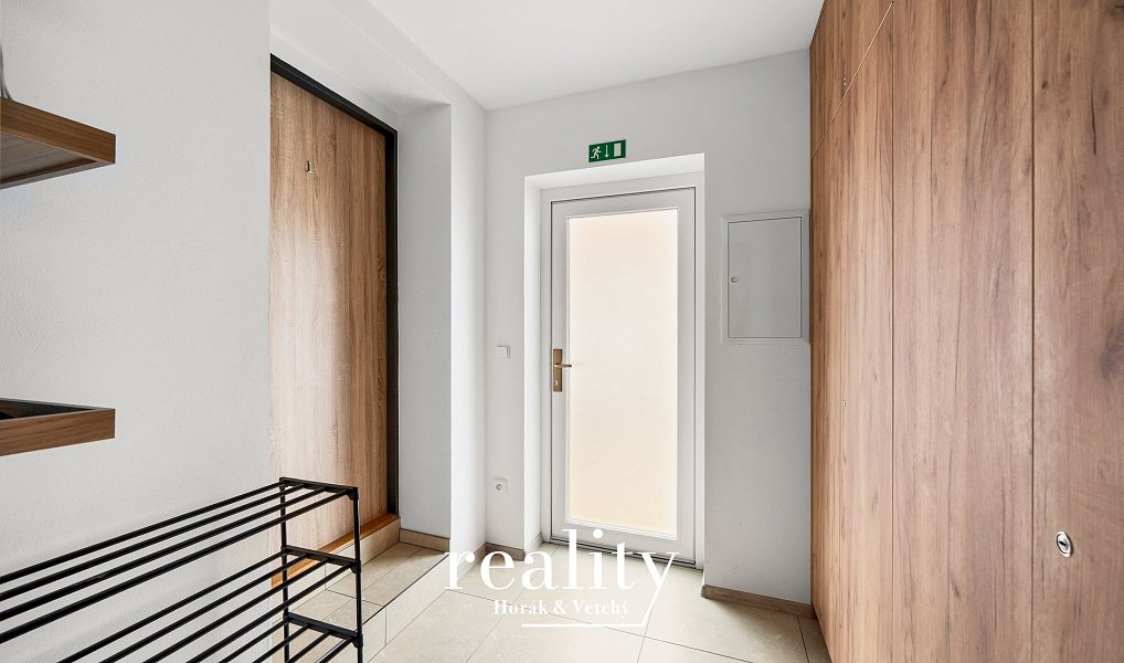 Dva apartmány s vinárnou a vinným sklepem 190 m2, Jevišovka, Jevišovka – náhled fotky 24
