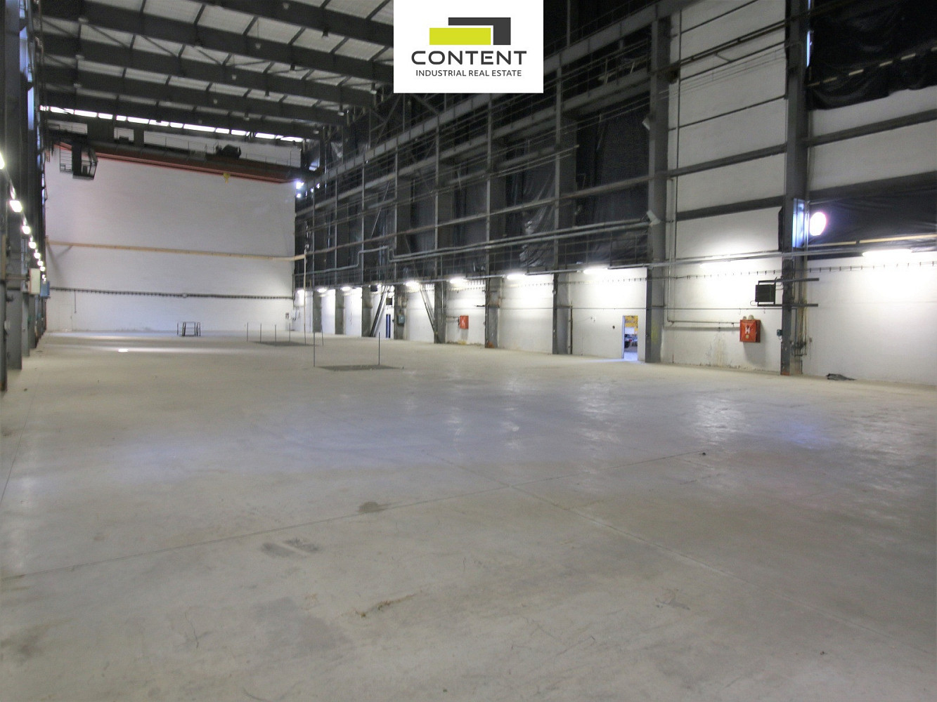 Pronájem skladovacích prostor 2 399 m²