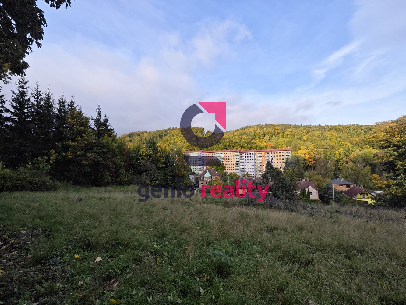 Prodej stavebního pozemku 1 207 m² - Widok 2