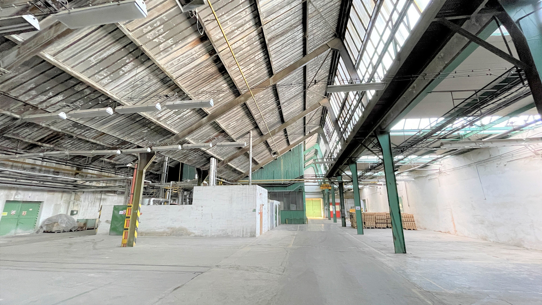 Pronájem skladovacích prostor 4 500 m² – fotografie 5
