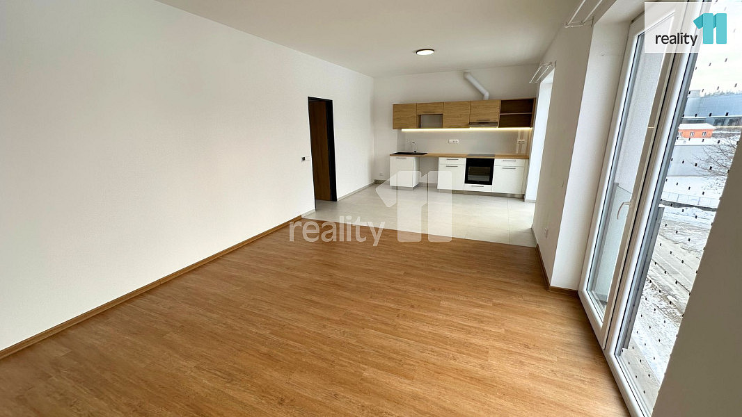Pronájem bytu 2+kk 61 m² – fotografie 2