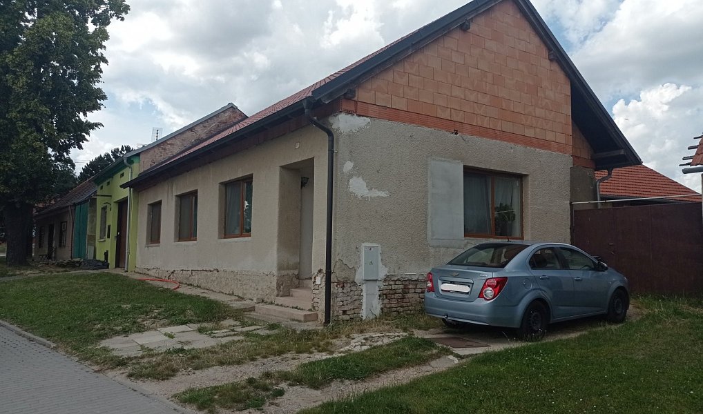 Prodej domu 146 m² s pozemkem 1 022 m², Drnholec – náhled fotky 2