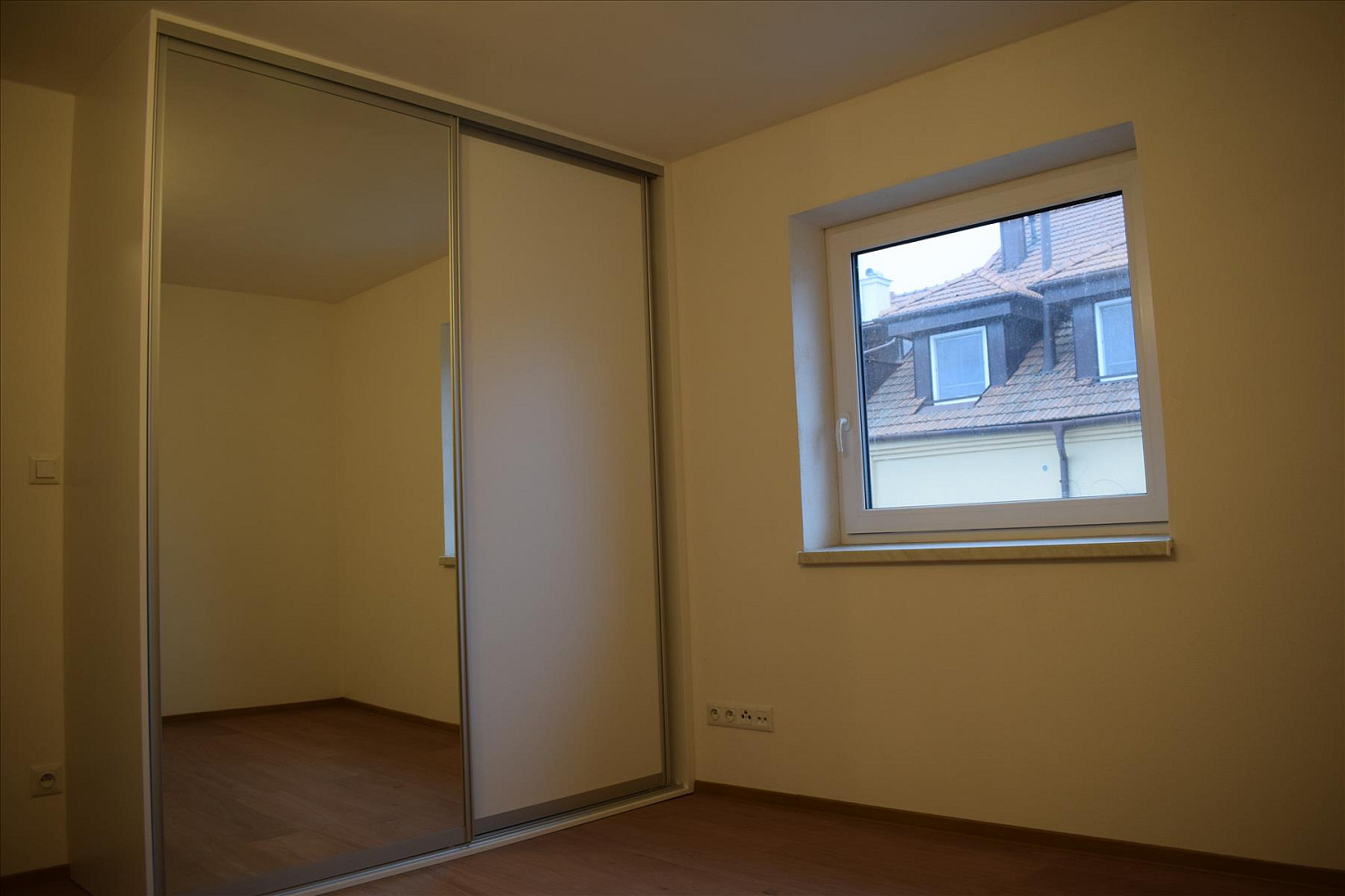 Pronájem bytu 2+kk 60 m² – fotografie 4