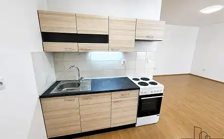 Pronájem bytu 1+kk 50 m², Národní třída, Hodonín