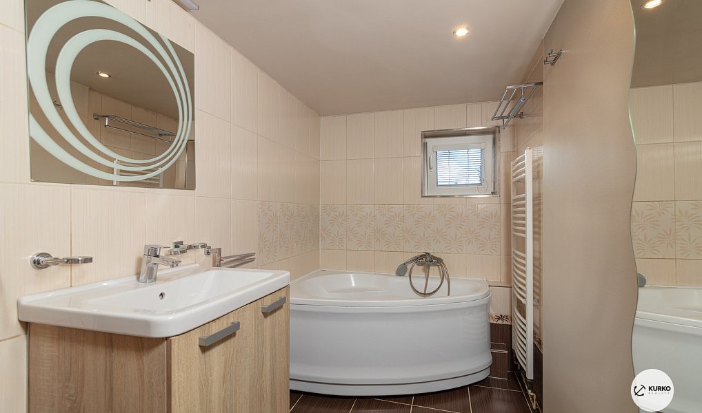 Prodej domu 110 m² s pozemkem 1 198 m², Baška – náhled fotky 4