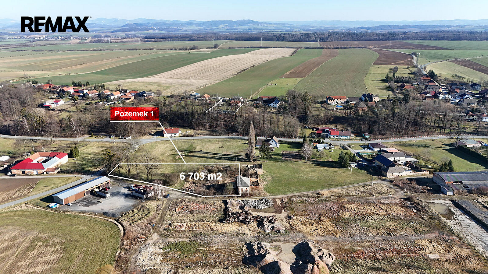 Prodej komerčního pozemku 6 703 m²