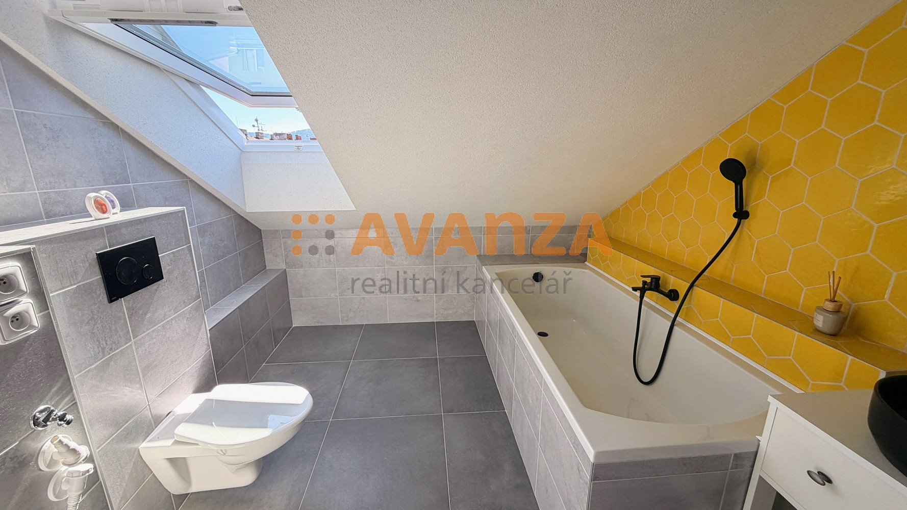 Prodej bytu 2+kk 57 m² – pohled 5