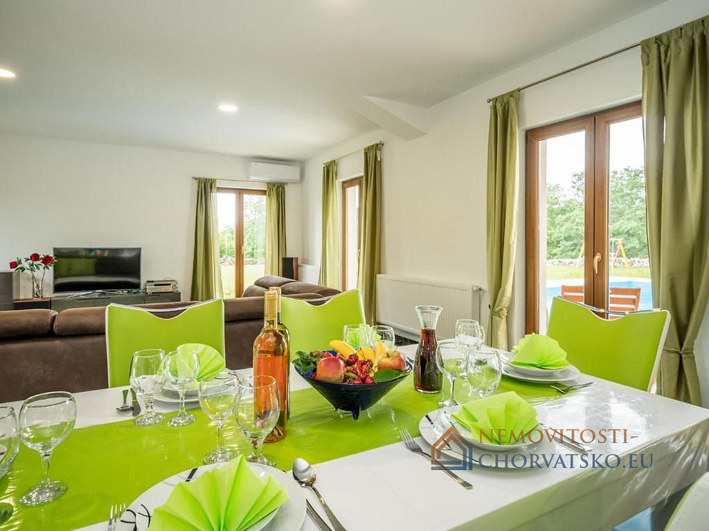 Prodej domu 280 m² s pozemkem 11 500 m² - Widok 6