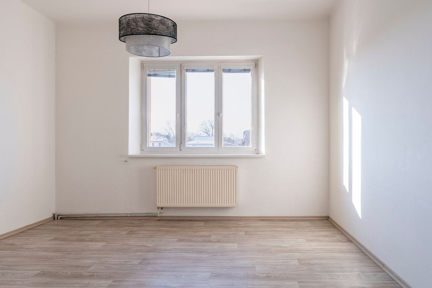 Pronájem bytu 2+1 65 m² – fotografie 3