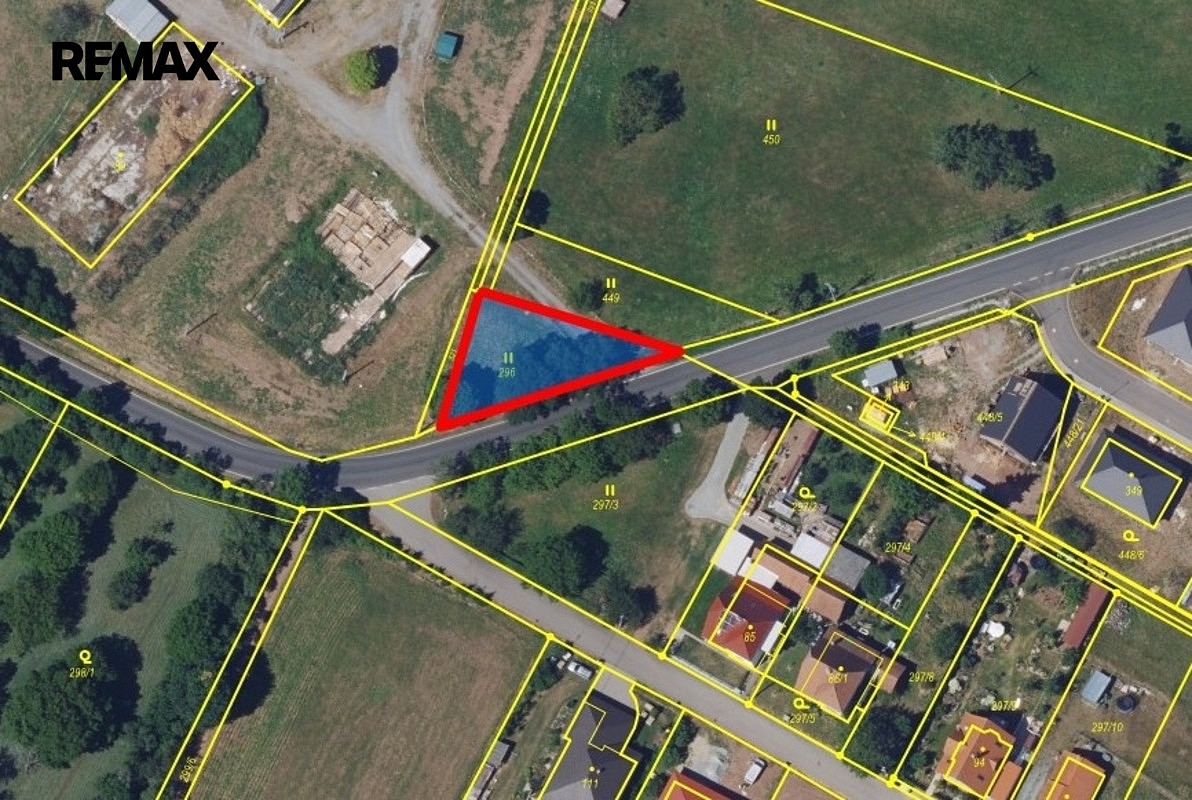 Prodej komerčního pozemku 450 m²