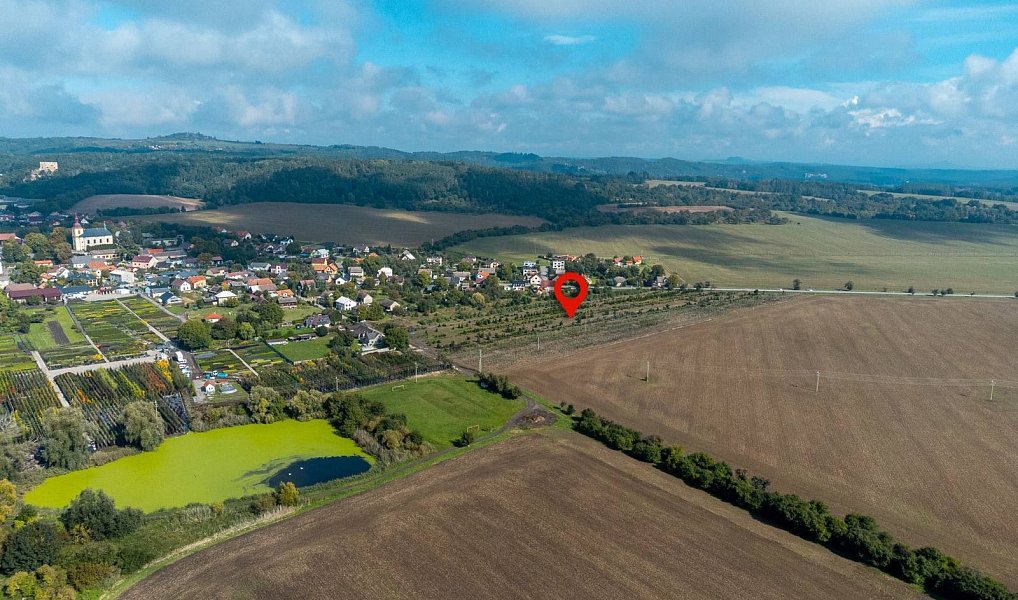 Prodej stavebního pozemku 1 101 m², Boseň – náhled fotky 3