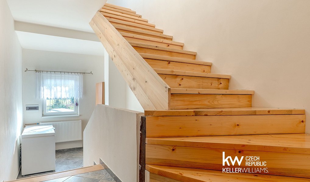 Prodej domu 251 m² s pozemkem 1 028 m², Zašová – náhled fotky 33