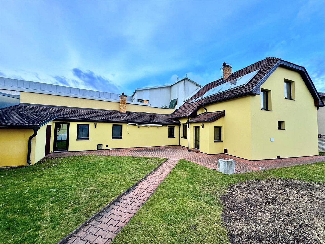 Pronájem domu 150 m² s pozemkem 463 m²