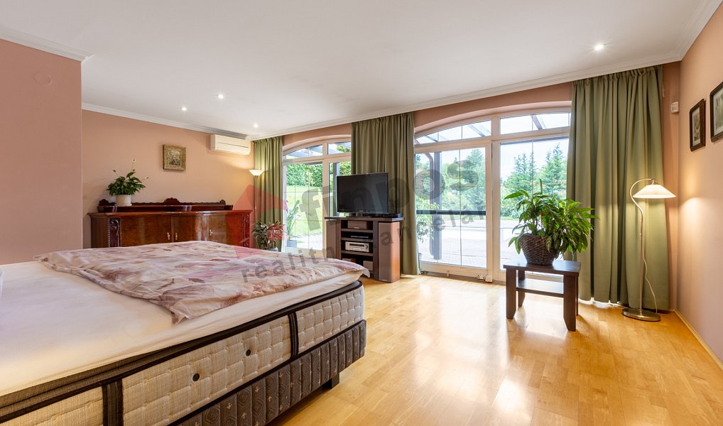 Prodej domu 386 m² s pozemkem 2 480 m², Hvězdonice – náhled fotky 10