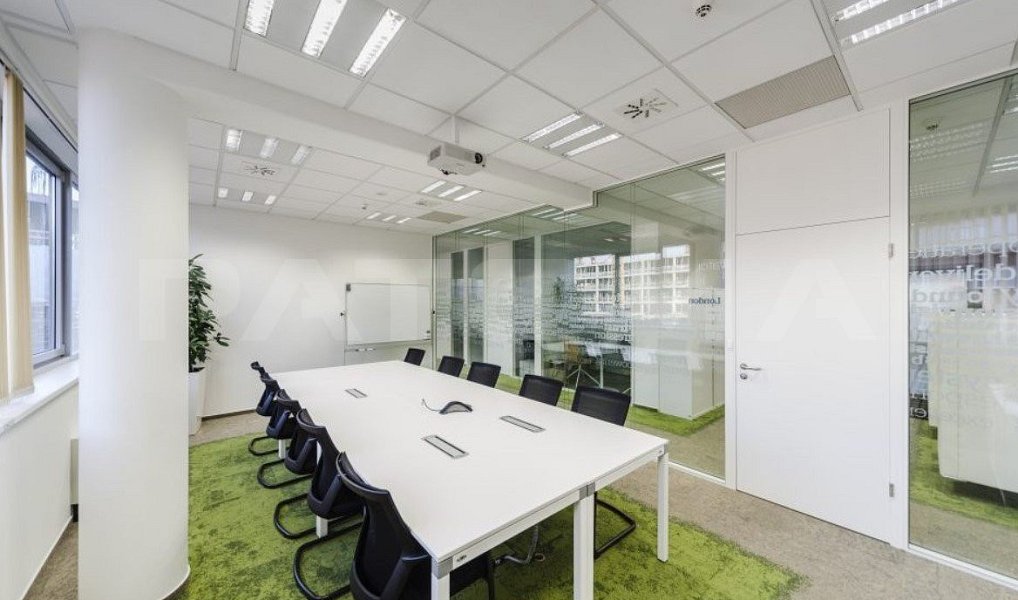 Pronájem kanceláře 883 m², Praha – náhled fotky 10