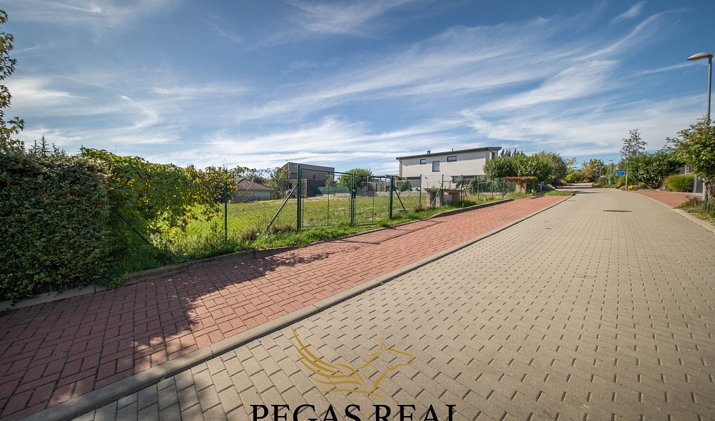 Prodej stavebního pozemku 1 123 m², Hrušovany u Brna – náhled fotky 9