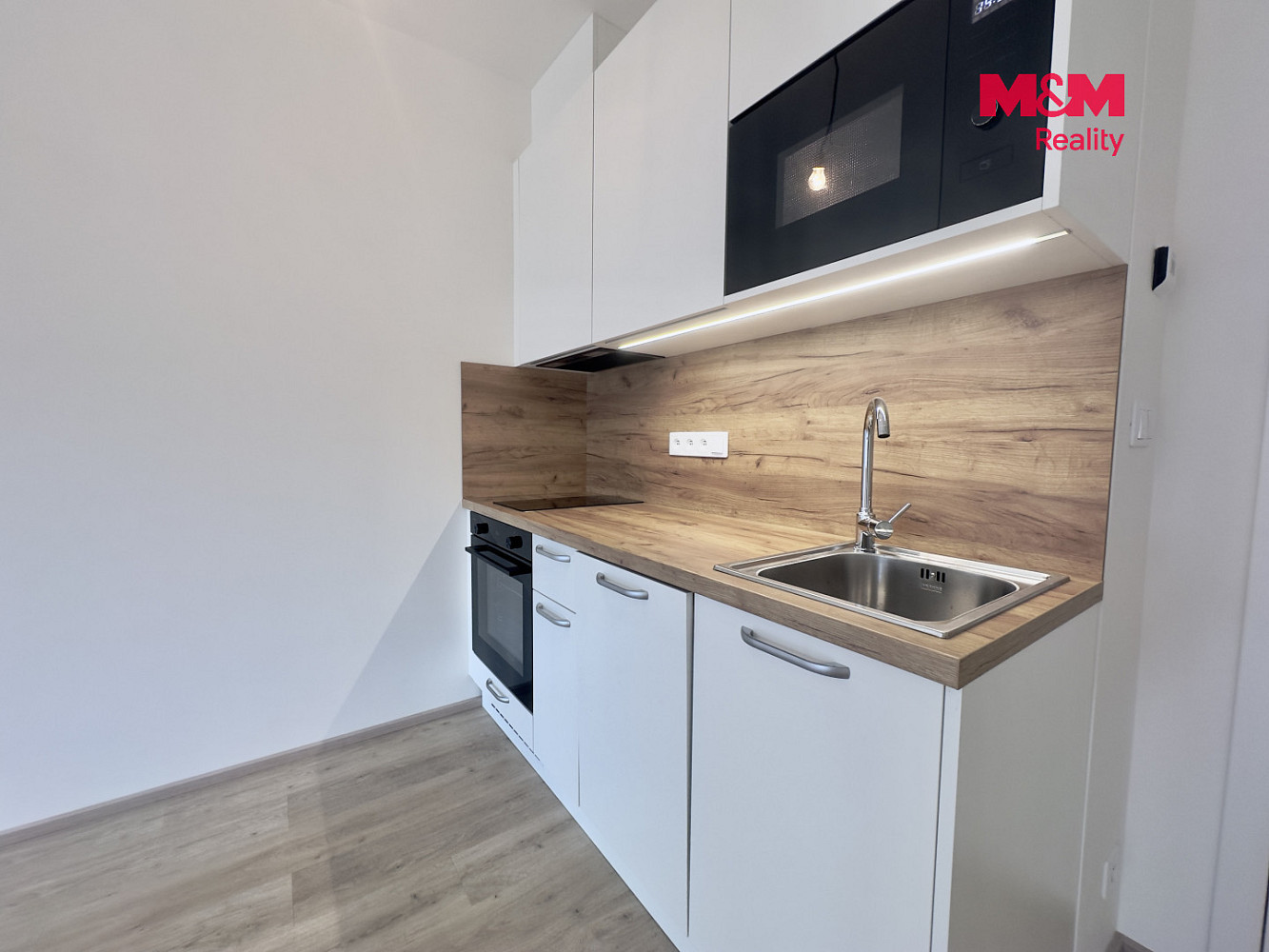 Pronájem bytu 1+kk 34 m² – fotografie 4