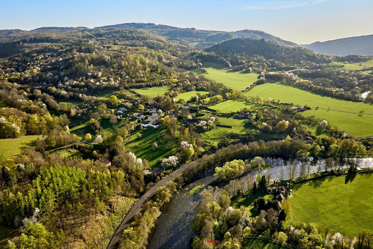 Prodej stavebního pozemku 13 326 m² – fotografie 5