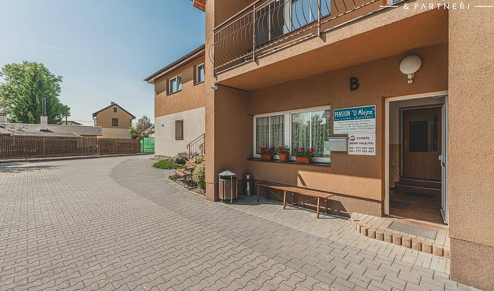 Prodej ubytovacího objektu 915 m², Hradec Králové – náhled fotky 7