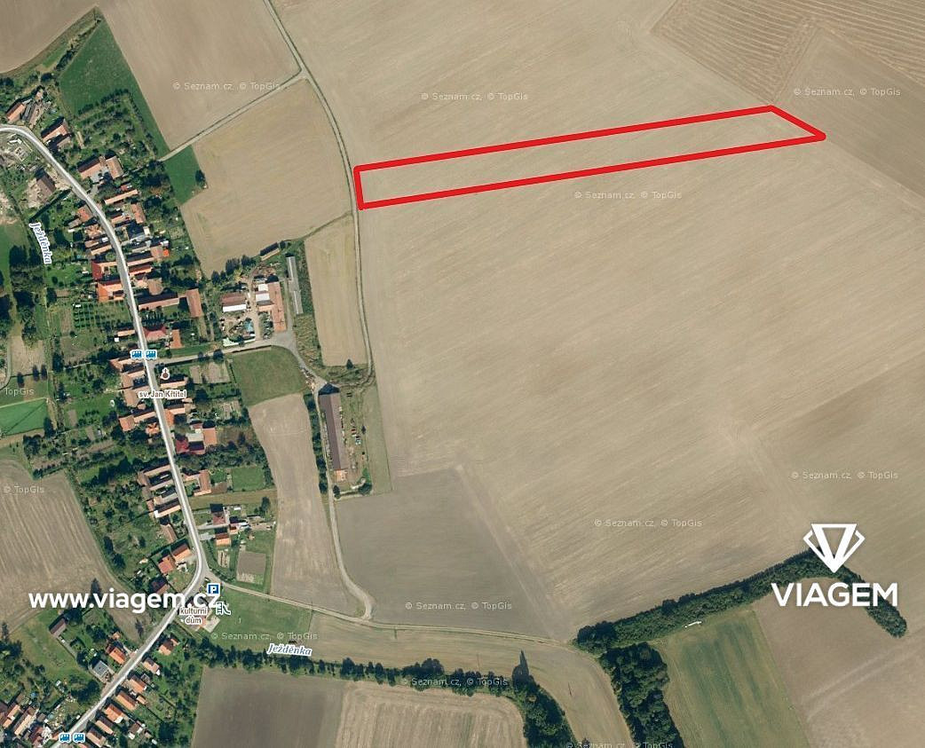 Prodej pole 1 673 m²