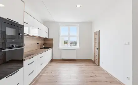 Prodej bytu 2+1 72 m², Na Hradčanech, Cheb