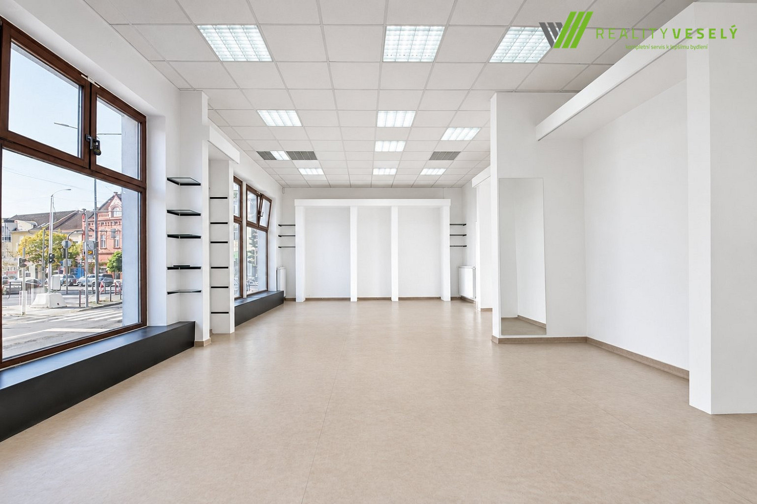 Pronájem obchodních prostor 90 m²