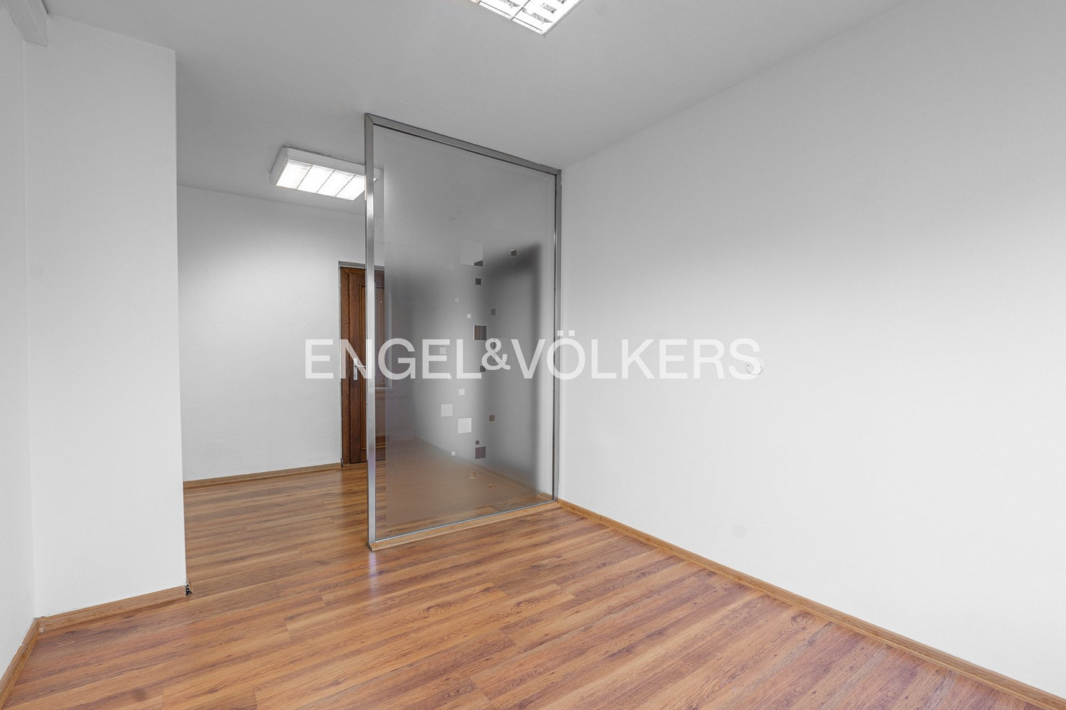 Pronájem kanceláře 40 m² – fotografie 5