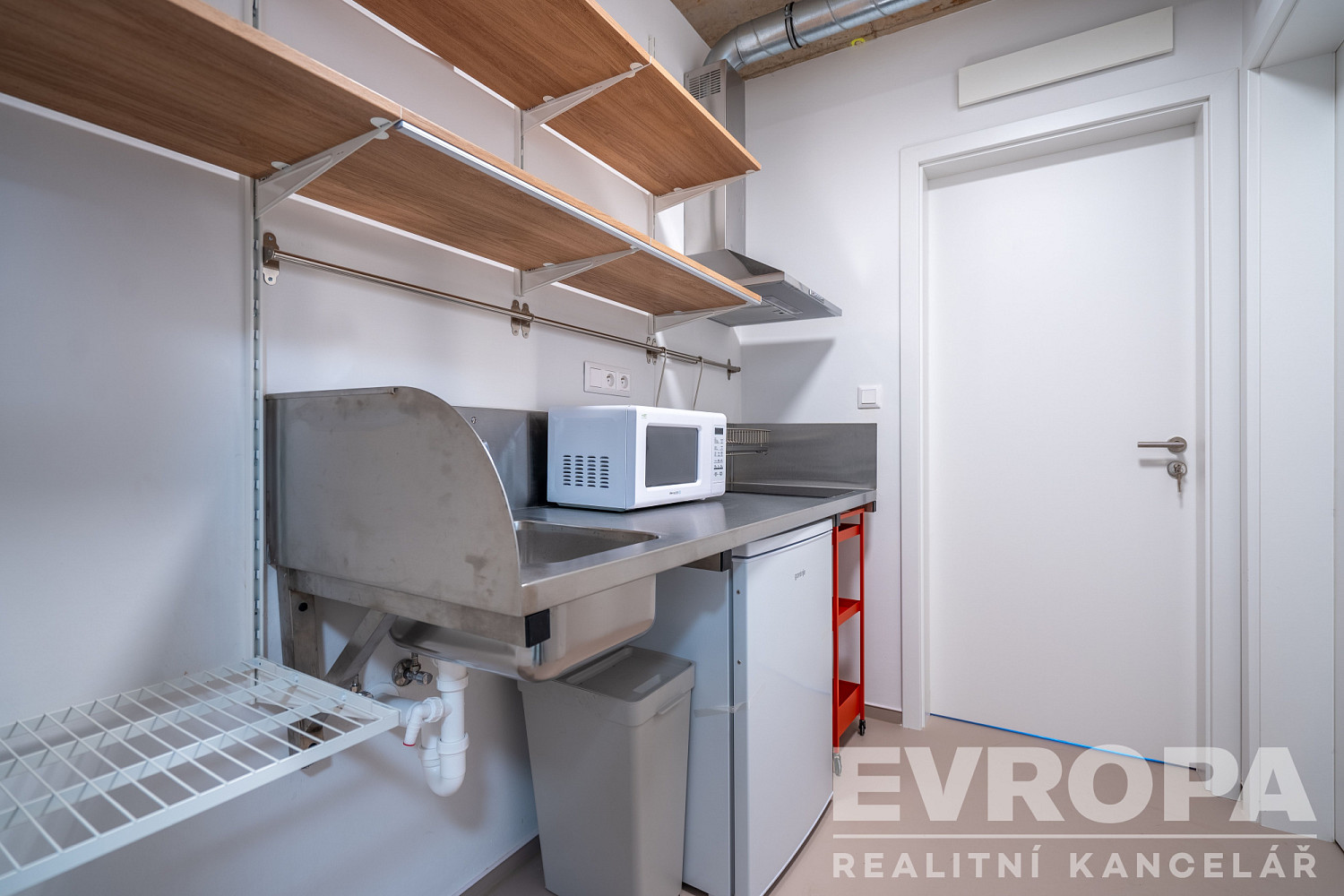 Pronájem bytu 1+kk 29 m² – fotografie 2