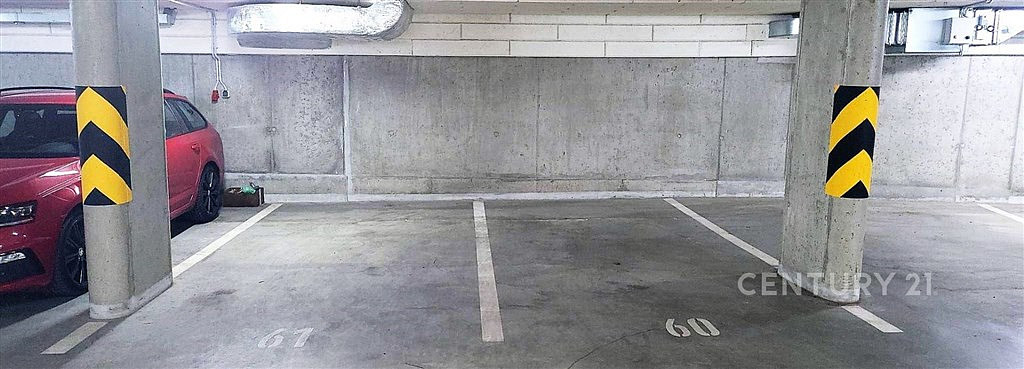 Pronájem, garážové stání, 14 m2 praha žižkov