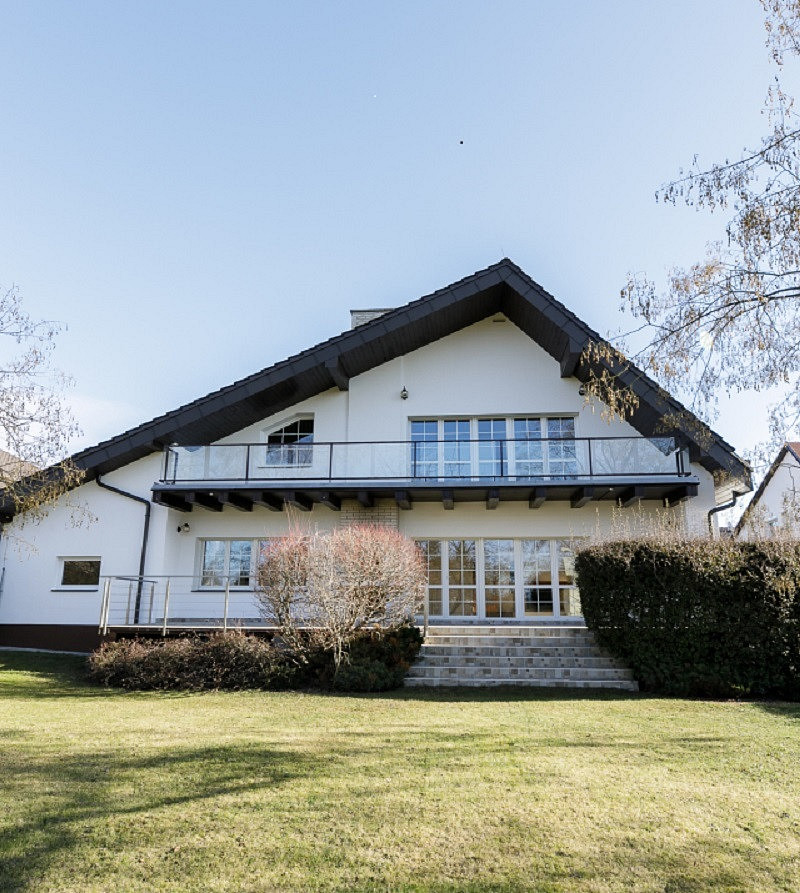 Pronájem domu 350 m² s pozemkem 744 m²