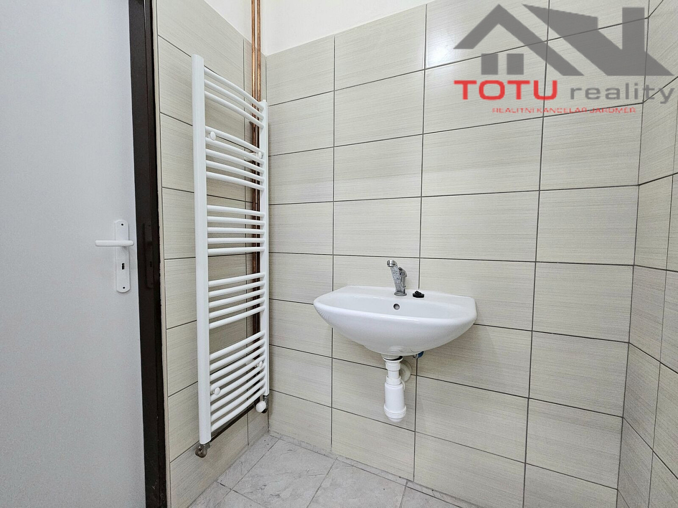 Pronájem komerčního objektu (jiného typu) 37 m² – fotografie 5