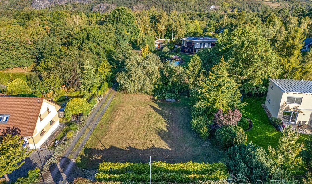 Prodej stavebního pozemku 2 115 m², Husinec – náhled fotky 11