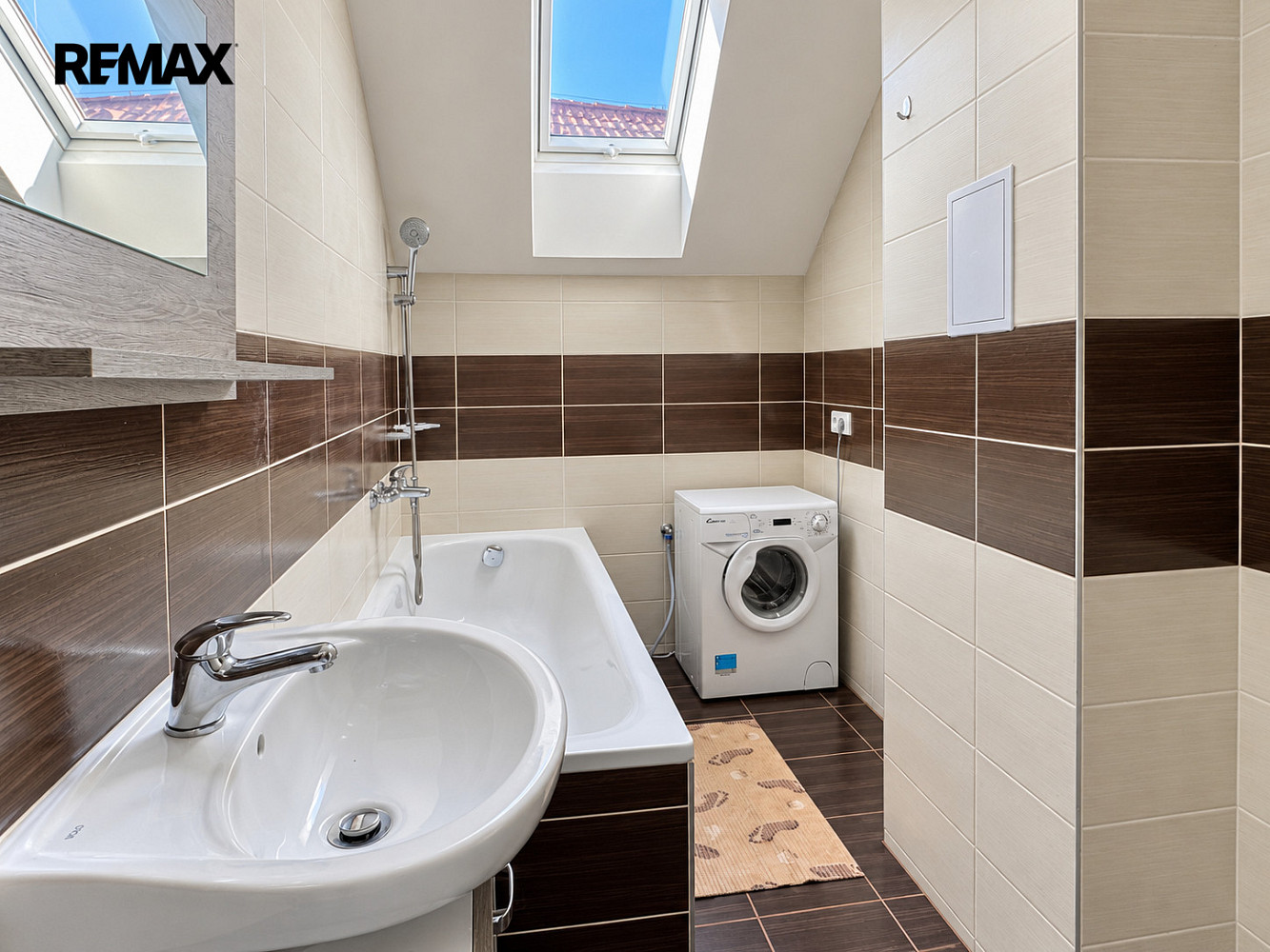 Pronájem bytu 3+kk 74 m² – fotografie 2