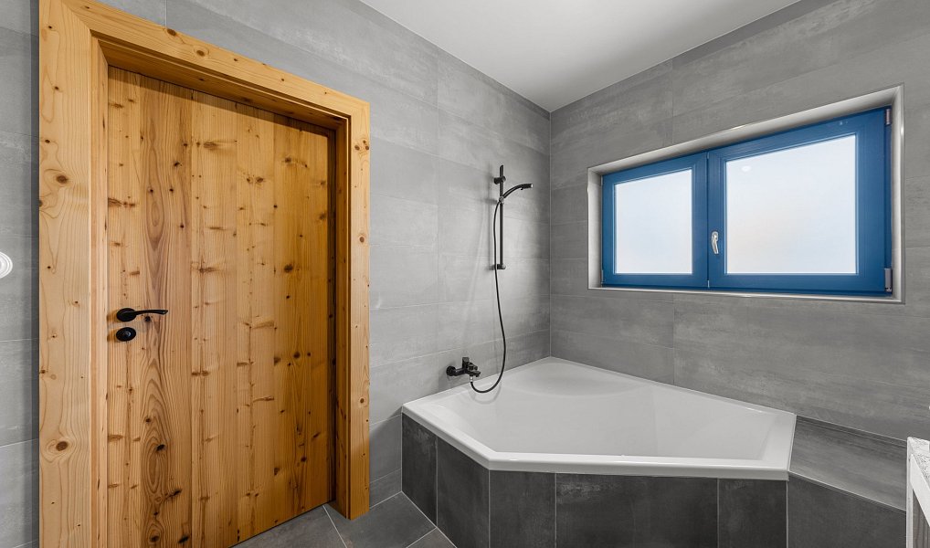 Prodej domu 182 m² s pozemkem 1 107 m², Trnovany – náhled fotky 14